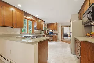 606 Washington St, Franklin, MA 02038 - Photo 9