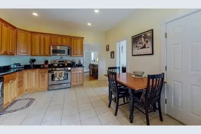 133 Brown St #4, Waltham, MA 02453 - Photo 3