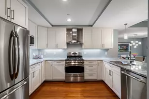 321 Hammond Pond Pkwy, Brookline, MA 02467 - Photo 19