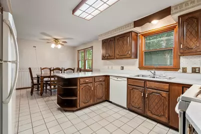 200 Royal St, Chicopee, MA 01020 - Photo 11