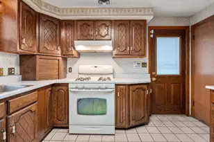 200 Royal St, Chicopee, MA 01020 - Photo 13