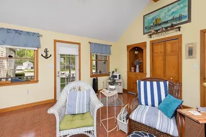 409 Groveland St, Haverhill, MA 01830 - Photo 9