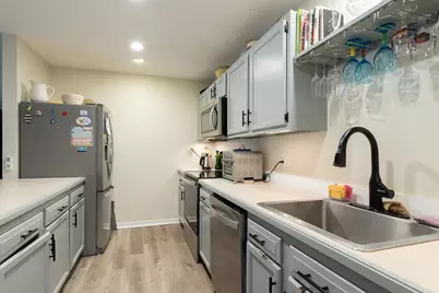 46 Evergreen Rd #310, Northampton, MA 01053 - Photo 9