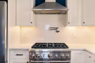 41 Myrtle, Somerville, MA 02145 - Photo 3