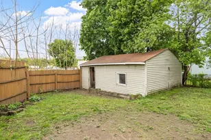 77 Mack Rd, Fitchburg, MA 01420 - Photo 3
