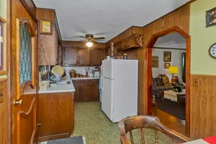 123 Holyoke St, Easthampton, MA 01027 - Photo 7