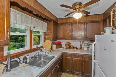 123 Holyoke St, Easthampton, MA 01027 - Photo 9