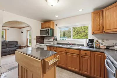 8 Shutesbury Road, Pelham, MA 01002 - Photo 15