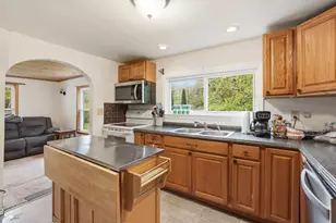 8 Shutesbury Rd, Pelham, MA 01002 - Photo 15