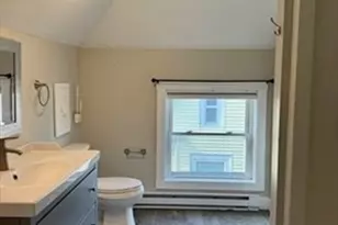 22 Clark St, Holyoke, MA 01040 - Photo 5