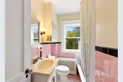 17 Ames St, Beverly, MA 01915 - Photo 19