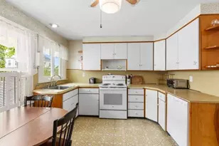 17 Ames St, Beverly, MA 01915 - Photo 11