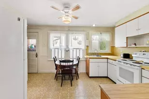 17 Ames St, Beverly, MA 01915 - Photo 9