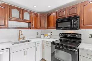 68 Preston St, Wakefield, MA 01880 - Photo 3