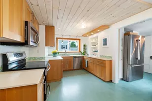8 Blake Ct, Gloucester, MA 01930 - Photo 11