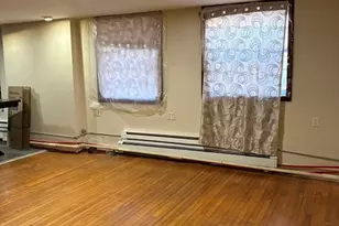 76 Maple St, Springfield, MA 01105 - Photo 9