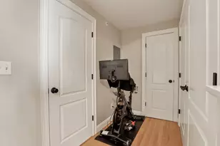 454 Hanover St, Boston, MA 02113 - Photo 17
