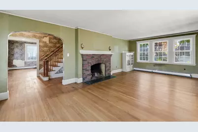 9 Cedar St, Marblehead, MA 01945 - Photo 3