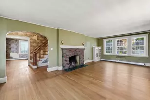 9 Cedar St, Marblehead, MA 01945 - Photo 3
