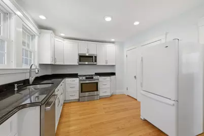 9 Cedar St, Marblehead, MA 01945 - Photo 7