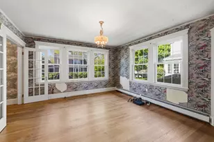 9 Cedar St, Marblehead, MA 01945 - Photo 5