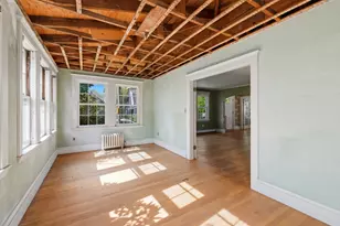 9 Cedar St, Marblehead, MA 01945 - Photo 11