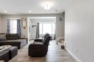 2 Cottage Pl, Haverhill, MA 01835 - Photo 3