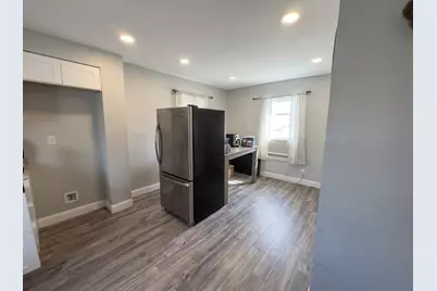 2 Cottage Pl, Haverhill, MA 01835 - Photo 5