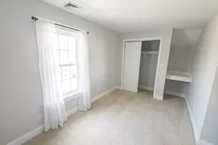 2 Cottage Pl, Haverhill, MA 01835 - Photo 7
