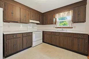 274 Temi Rd, Raynham, MA 02767 - Photo 3