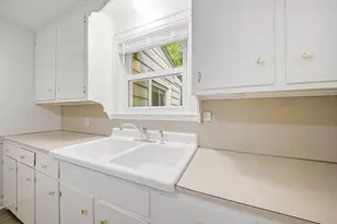33 Harvard St, Arlington, MA 02476 - Photo 23