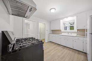 33 Harvard St, Arlington, MA 02476 - Photo 19