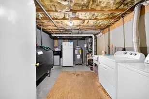 8 Sparrow Ln, Peabody, MA 01960 - Photo 33