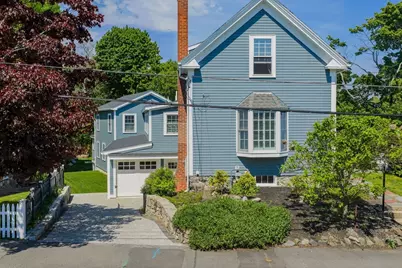 27 Maverick St, Marblehead, MA 01945 - Photo 29