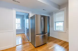 206 L St, Boston, MA 02127 - Photo 3