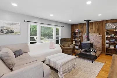 8 Deer St, Somerset, MA 02726 - Photo 5