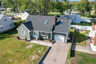 91 Sycamore St, Swansea, MA 02777 - Photo 3