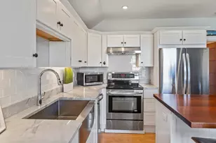61 Ocean Ave, Oak Bluffs, MA 02557 - Photo 19