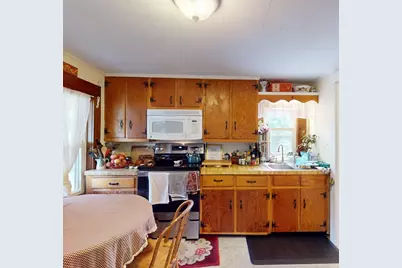 264 Davis St, Greenfield, MA 01301 - Photo 9