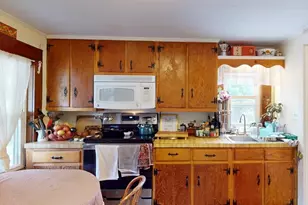 264 Davis St, Greenfield, MA 01301 - Photo 9