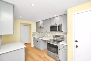 11 Greendale Rd, Boston, MA 02126 - Photo 7