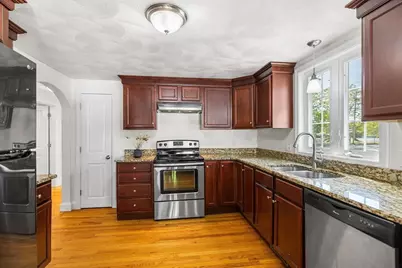 1 Egmont Ave, Billerica, MA 01821 - Photo 5