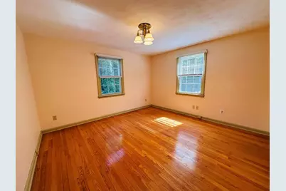 1193 Amostown Rd, West Springfield, MA 01089 - Photo 17