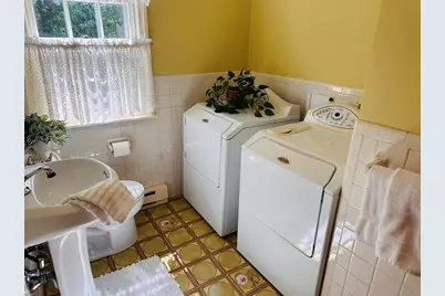 1193 Amostown Rd, West Springfield, MA 01089 - Photo 19