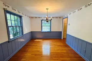 1193 Amostown Rd, West Springfield, MA 01089 - Photo 11
