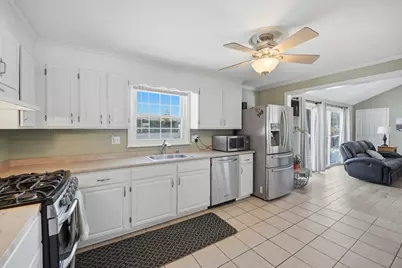 86 Oak Ln, Agawam, MA 01030 - Photo 11