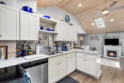 9 Shore Garden Rd, Hull, MA 02045 - Photo 13