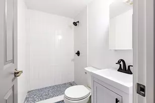 178 L St, Boston, MA 02127 - Photo 9