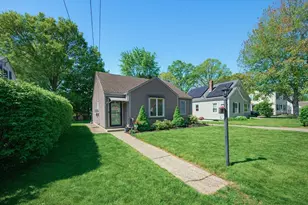 22 Hillcrest Ave, Seekonk, MA 02771 - Photo 1