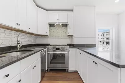 151 L St #2, Boston, MA 02127 - Photo 3